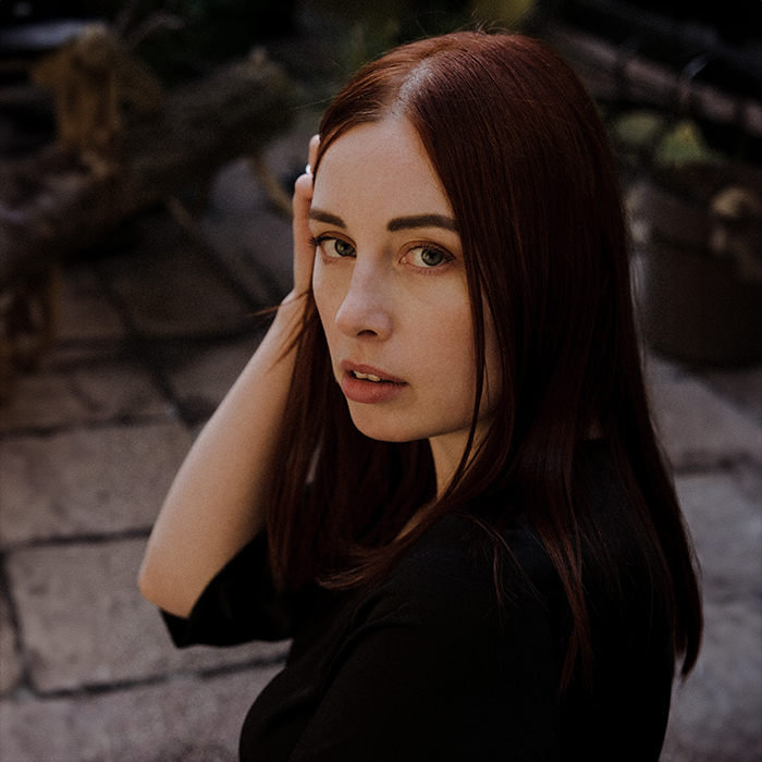 Julia Rise – Photo